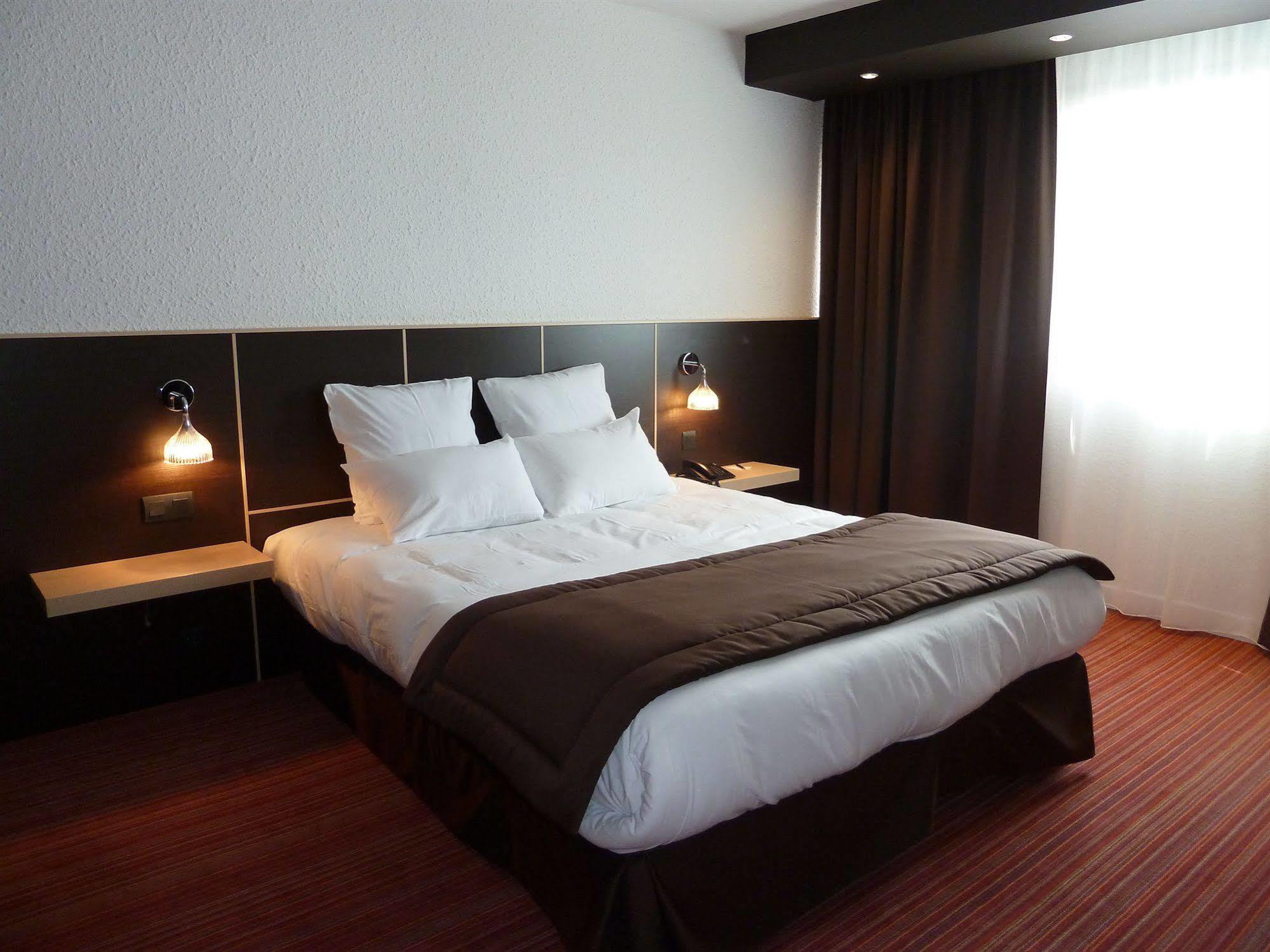 Zenitude Hotel Grenoble Alpexpo מראה חיצוני תמונה